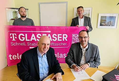 Unterzeichnung Erklärung Glasfaserausbau Telekom in Dasing